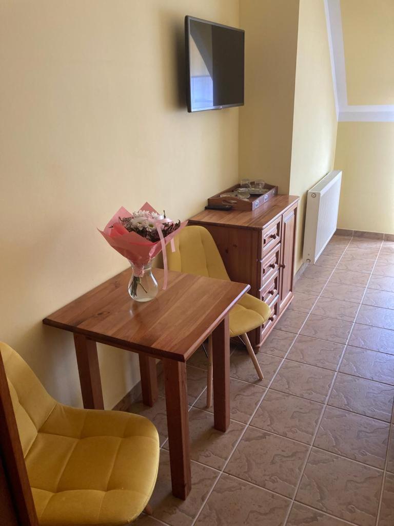 Pod Delfinem Rewal Apartment Exterior photo